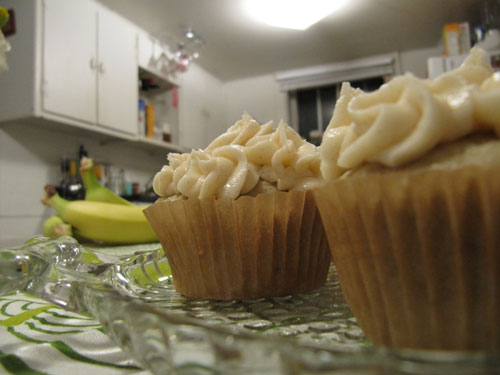 Roasted-Banana-Cupcakes---kitchen