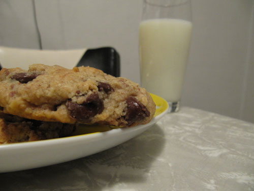 Mrs-Fields-Cookies-and-Milk